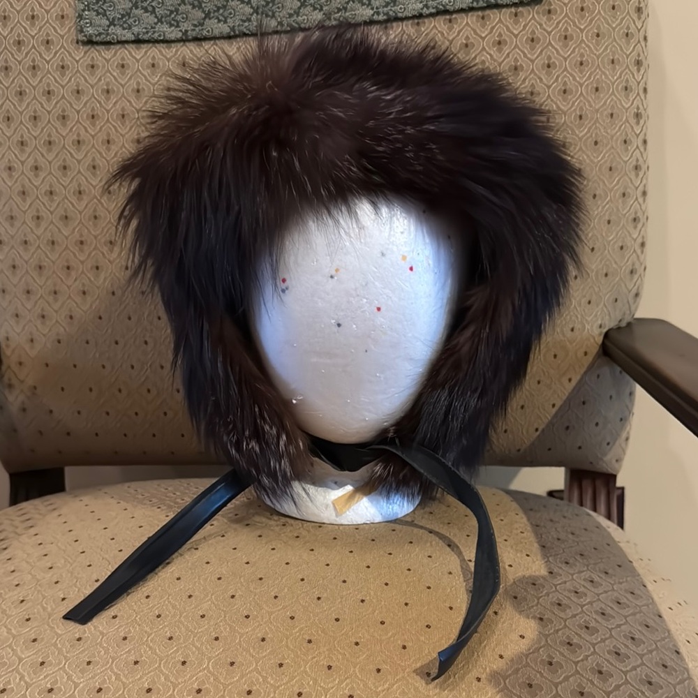 Luxurious Natural Fox Fur Hat with Black Ties Vintage Stylish and Warm